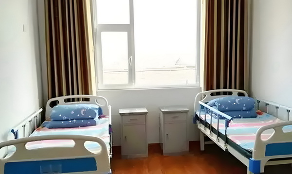 米歇尔凭啥打动巩俐？看70岁的他求婚时就知道了